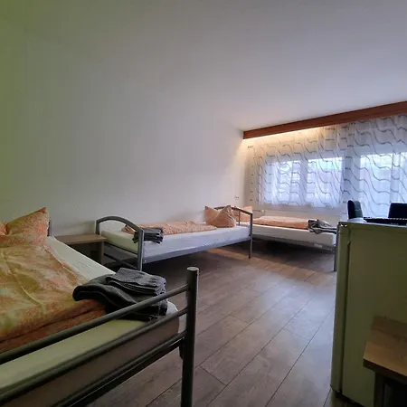 Guest house Monteurzimmer - *
