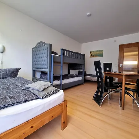 Monteurzimmer - * كارلسباد