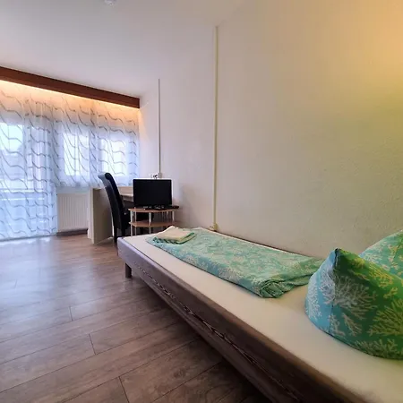 Monteurzimmer - * كارلسباد