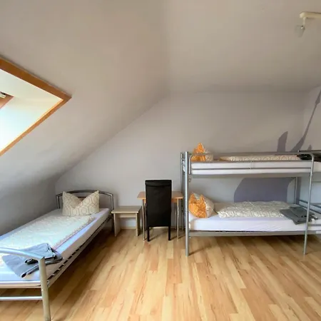 Monteurzimmer - *