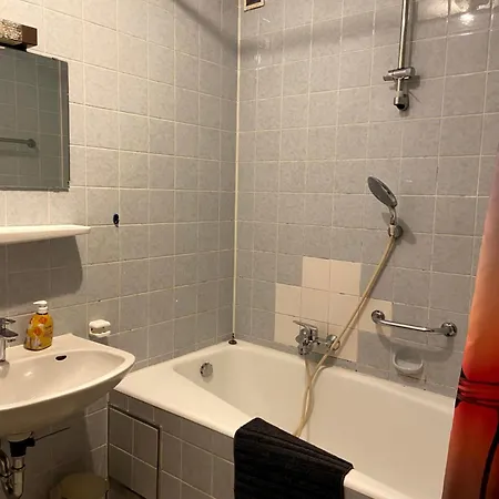 Monteurzimmer - *