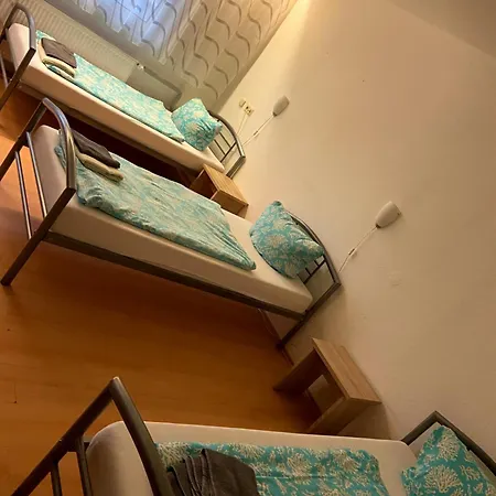 Monteurzimmer - * كارلسباد