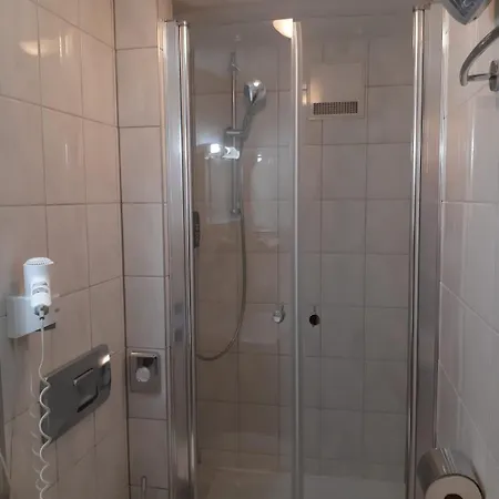 Monteurzimmer - * Karlsbad